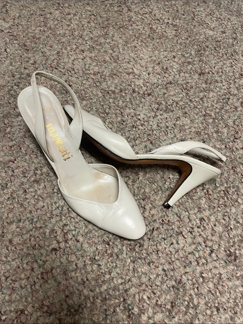Vintage Italian leather White Slingback Pointed-Toe Pumps by Maserati